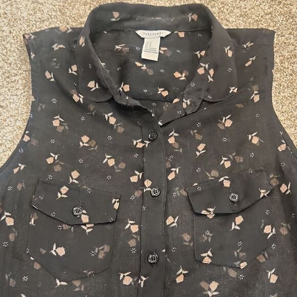 Forever 21 Black and White Sleeveless Button Down Blouse - Picture 2 of 2